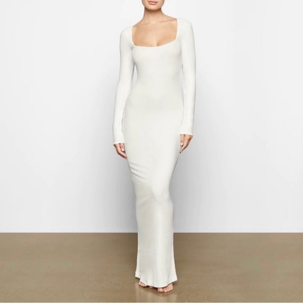 SKIMS White Lounge Long Sleeve Maxi Dress size xs - Picture 2 of 9